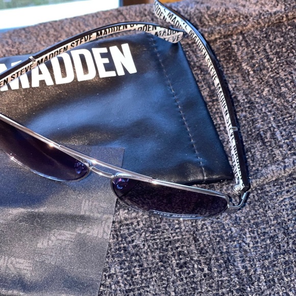 STEVE MADDEN Mariner Sunglasses In Silver Black 57-12-130 100% UV Protection - Picture 9 of 12